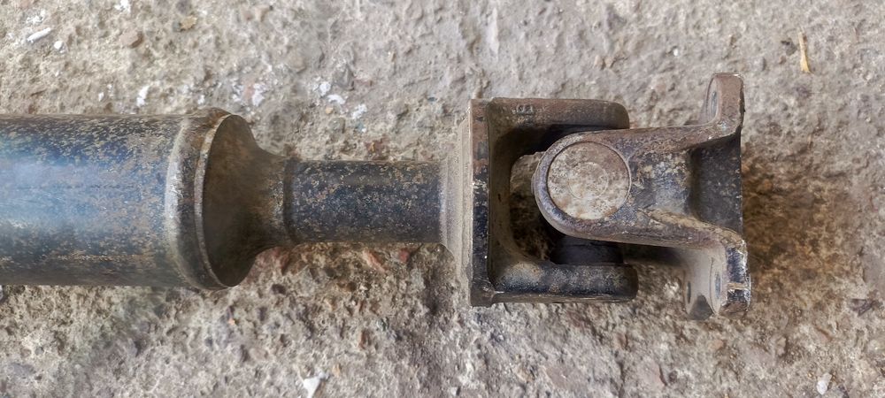 Продам карданный вал Делика