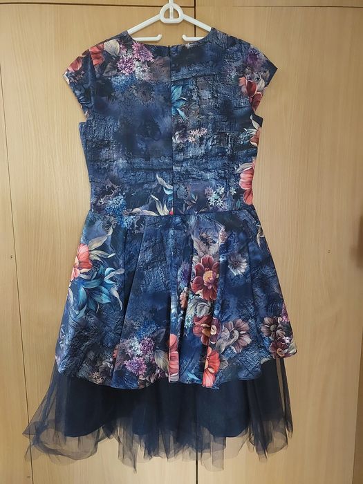 Разкошна рокля на Анисия,12г/152см и Подарък