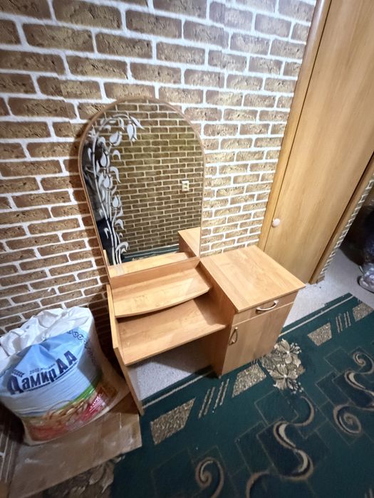 туалетний столик