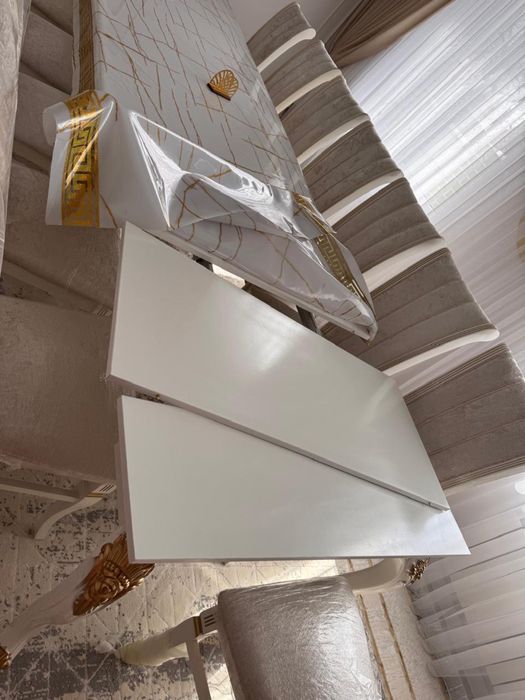 Стол со стульями раздвижной