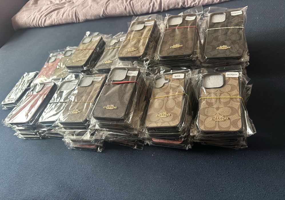 Lot Huse Iphone Coach NOI calitate superioara