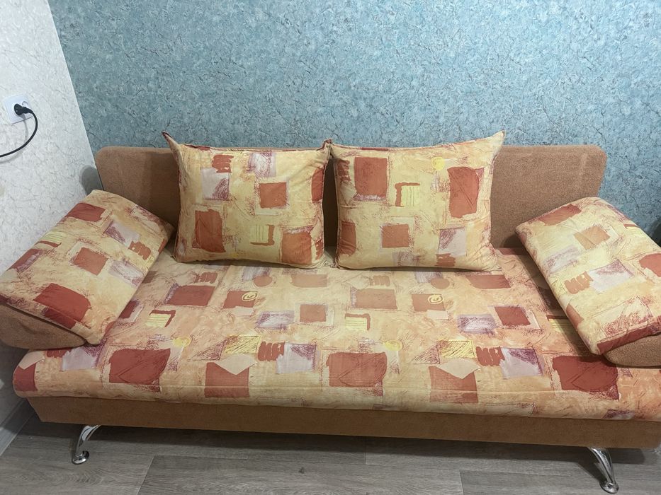 Продам диван в хорошем состоянии