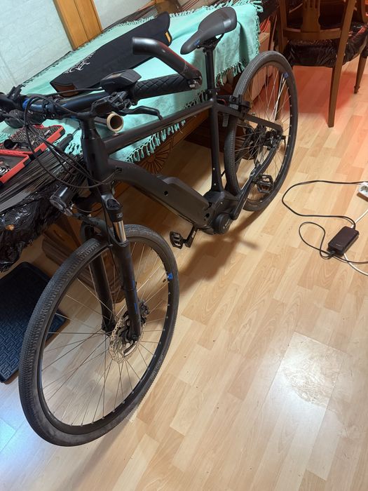 Bicicleta electrica CUBE