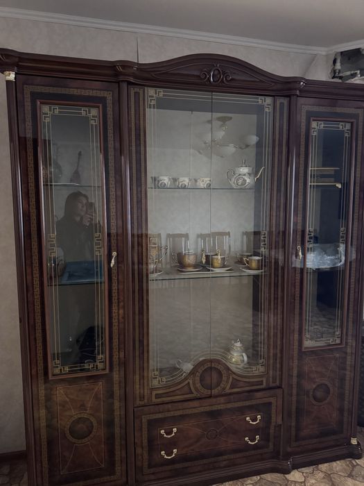 Стол со стульями