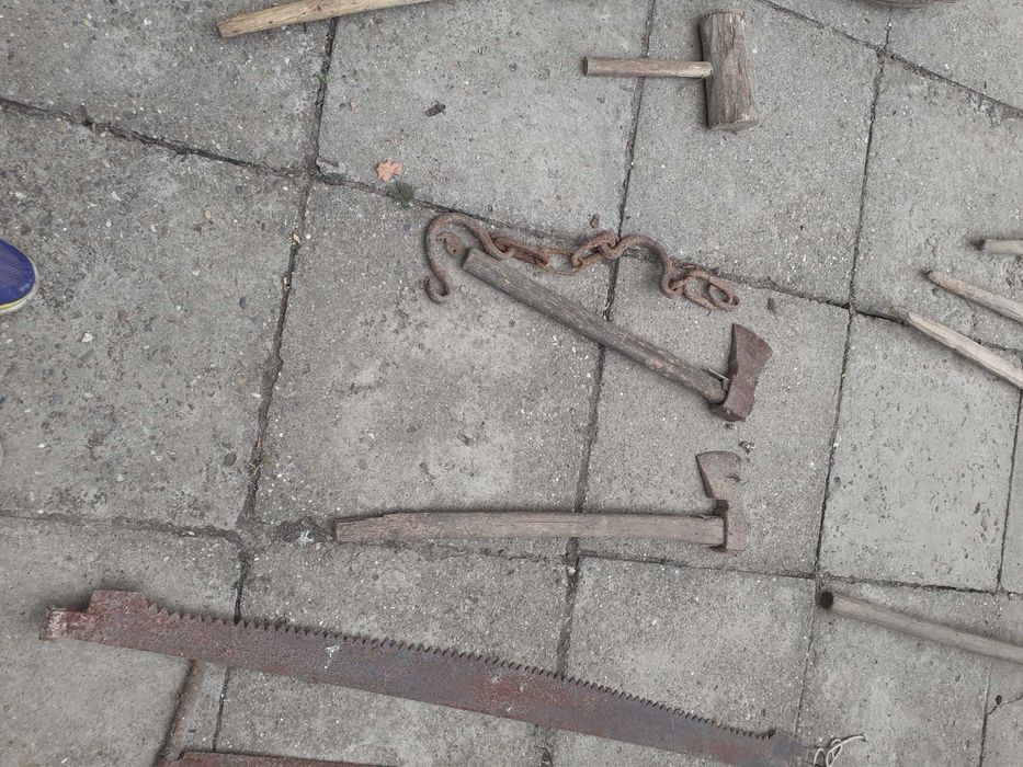 Vand Obiecte de lucru  Taranesti din lemn model Rustic