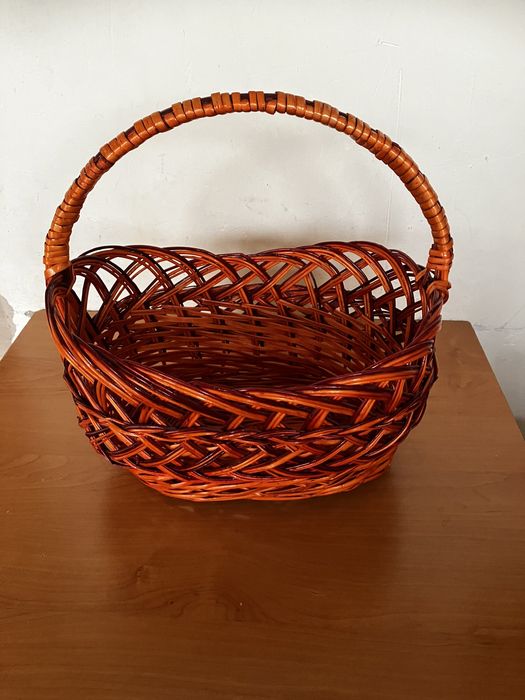 Корзина из ивовой лозы