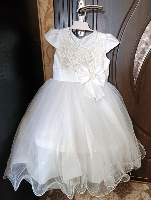 Продаётся платье.