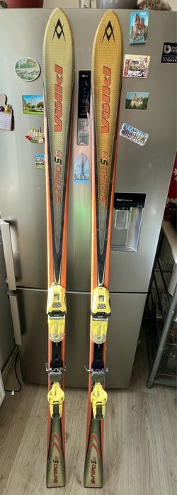 Продавам ски  Völkl