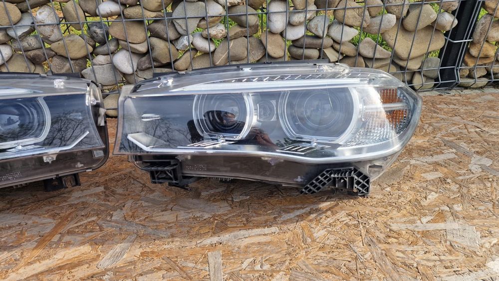 Far faruri stanga dreapta bmw x5 f15 x6 f16 bi xenon originale