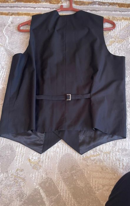 Продам костюм тройка чёрный