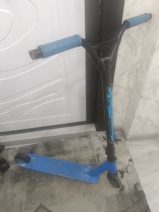 Продам самокат трюковый
