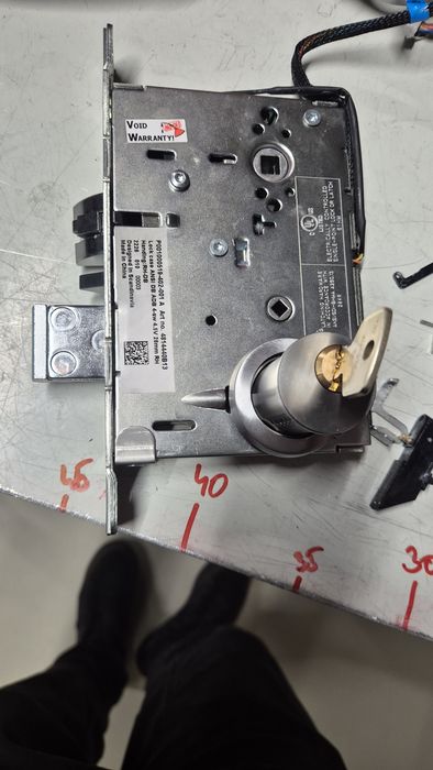 Lacatus profesionit/Locksmith 24h/Deblocari Usi non stop/Usa Bl