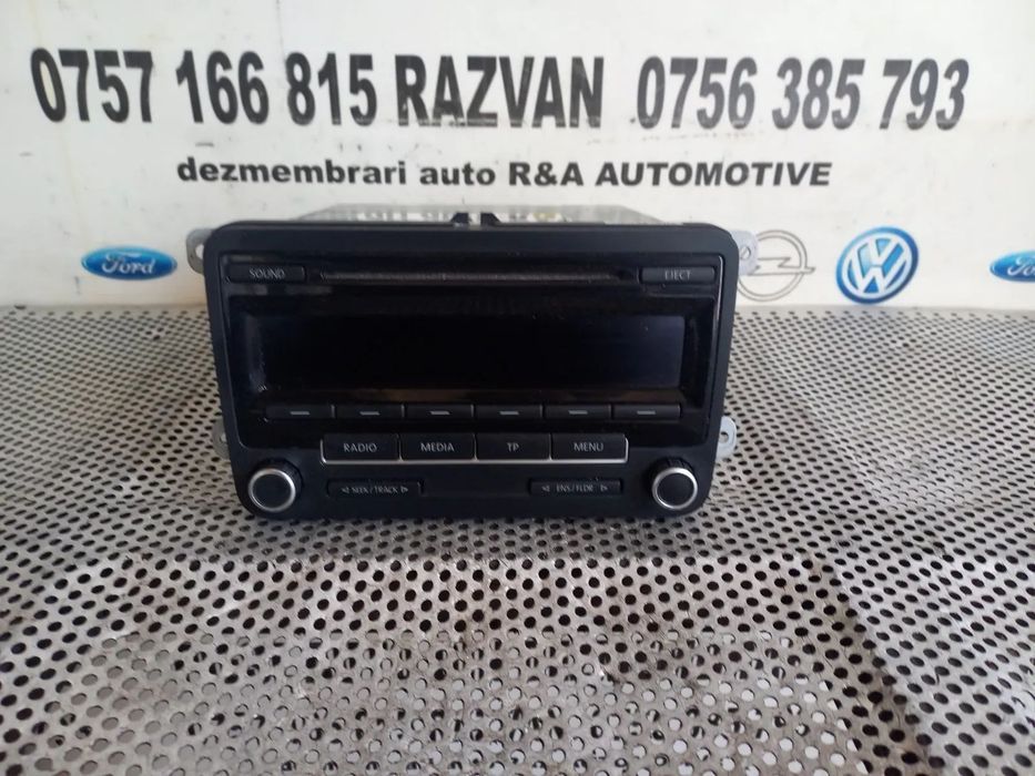 Radio Cd Vw Passat Touran Jetta Caddy Golf 6 Vl An 2011-2012-2013-2014-2015 - Dezmembrari Arad