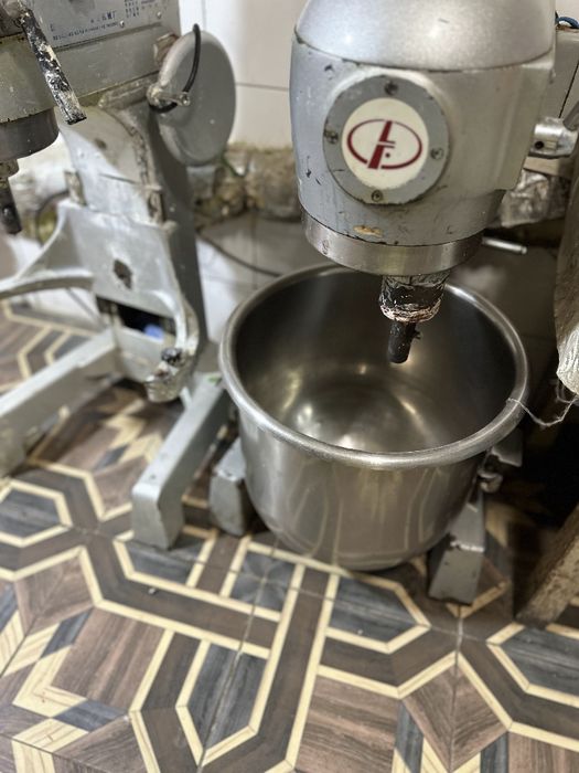 Продается миксер для кондитерских изделий