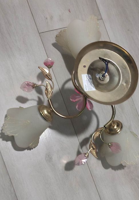 Люстра б.у. на три плафона