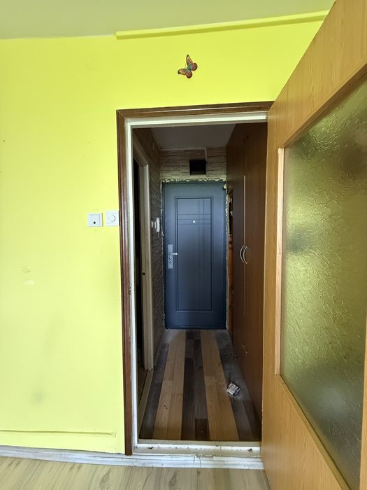 Apartament cu o camera + boxa, 23mp, etaj intermediar, 35.000 eur