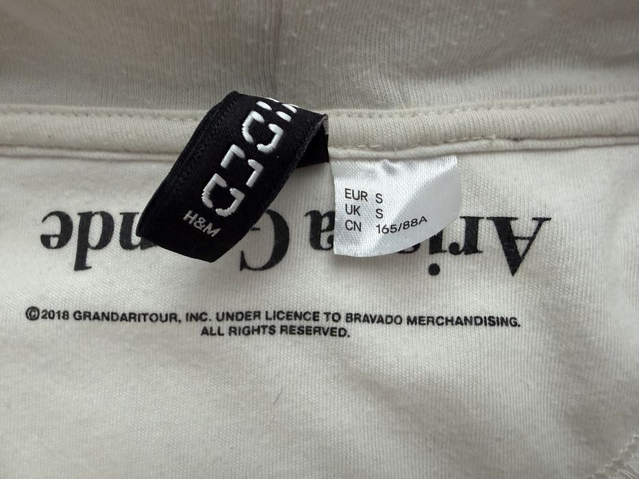 H&M суичър на Ariana Grande