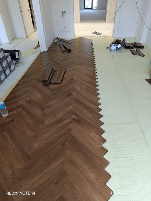 Укладка ламината ёлочкой.