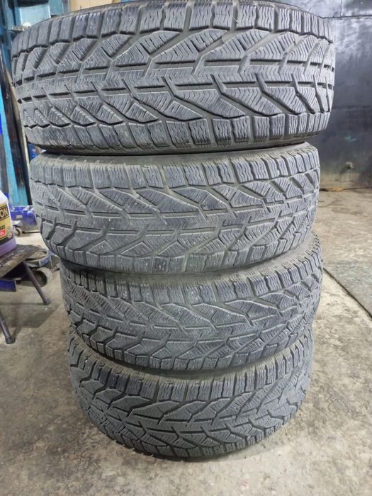 Продам шины 205/55/17зимнии