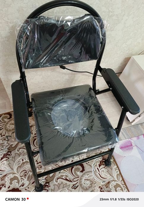 Продам Кресло туалет