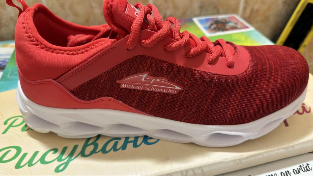 Оригинални  нови мъжки маратонки Michael Schumacher Speedline