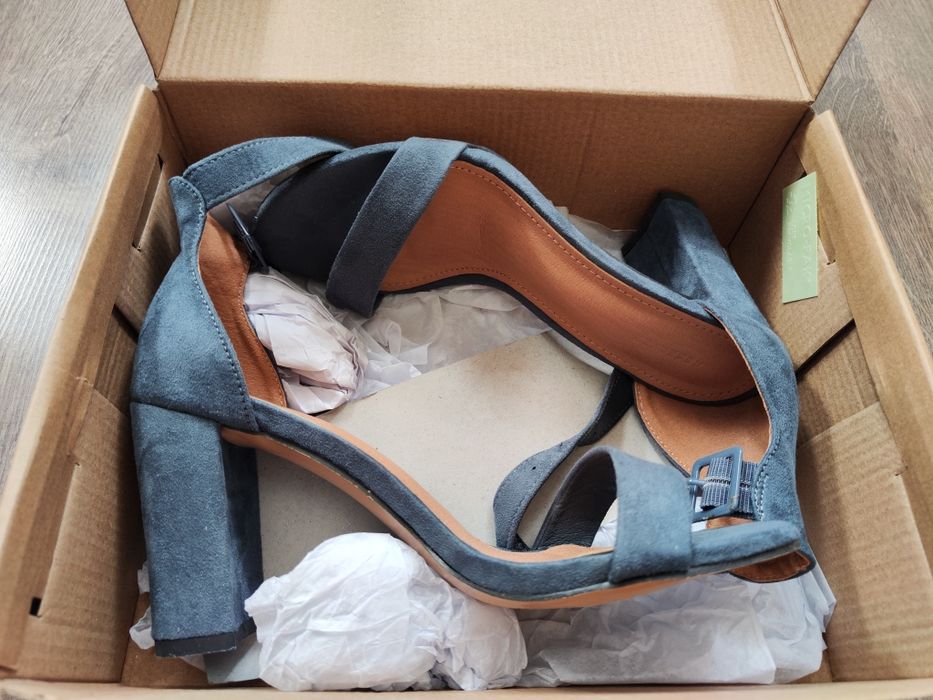 Сандали Reserved