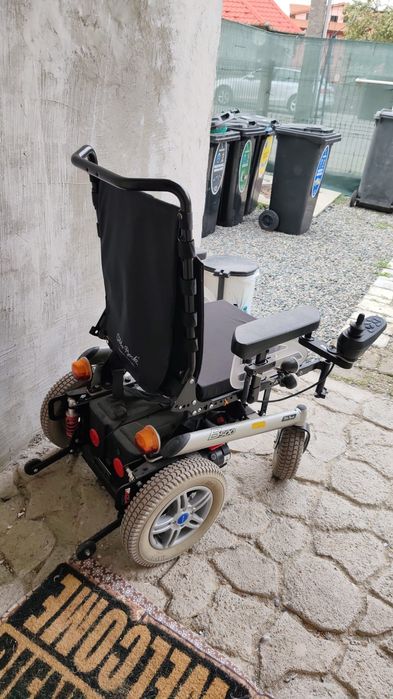 Scaun cu rotile electric