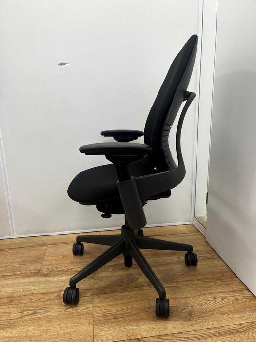 Refurbished Steelcase Leap V2