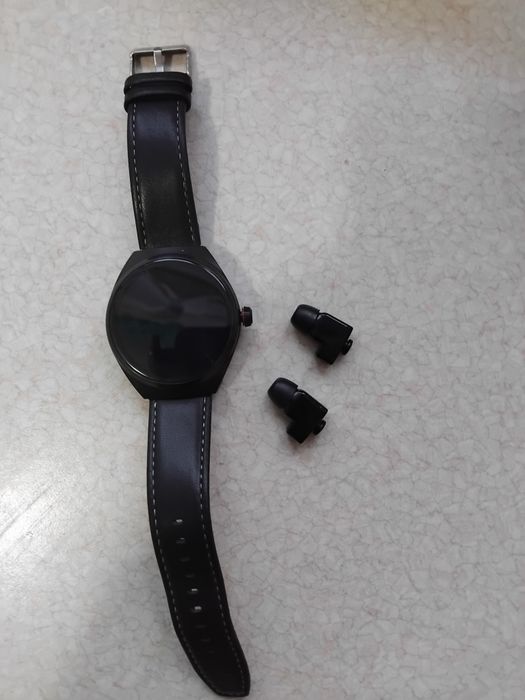 Часы смарт с наушниками б/у