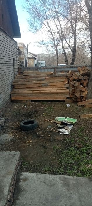 Продается брус дерева.