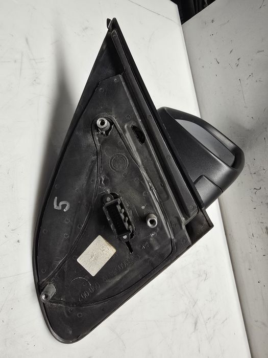 Дясно огледало за Opel Astra H / Астра от 2004 до 2010г.