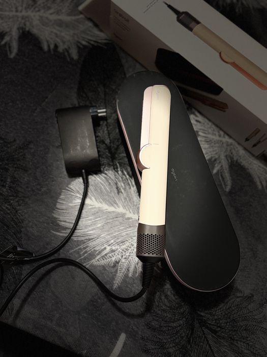 Placa de indreptat parul Dyson