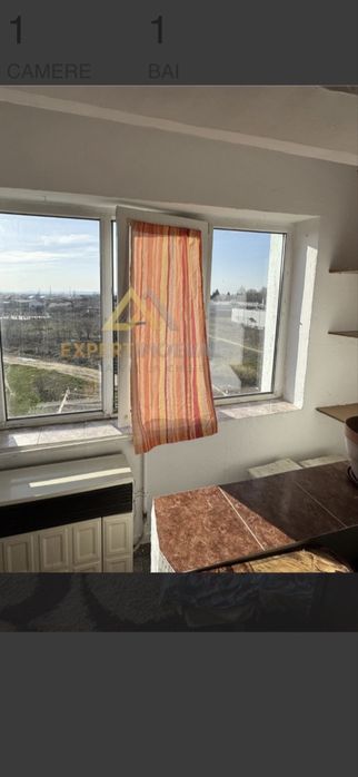 Vand Garsonieră zona Hotvon