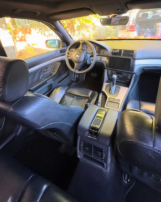 Legendă BMW E39 530d Facelift – Sistem Audio – Full Piele -Faruri Neon
