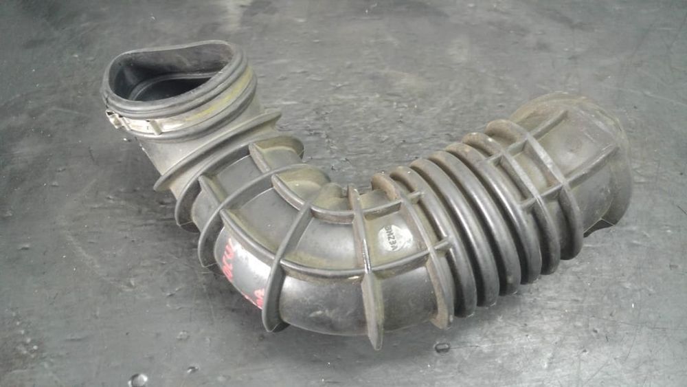 Furtun admisie aer ford focus 1 1.6 b fydb 98ab-9r504-ad