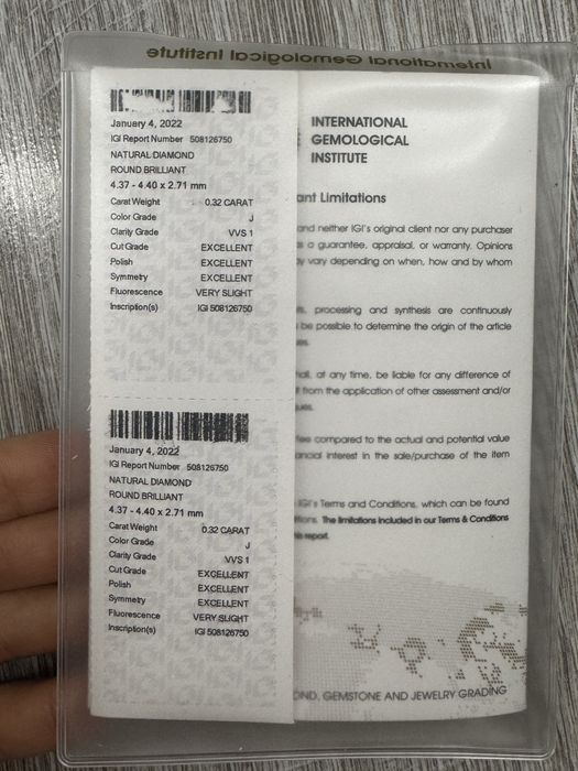 2 броя диаманти 0.32 ct / vvs1/  3x EX / IGI общо 0.64 ct