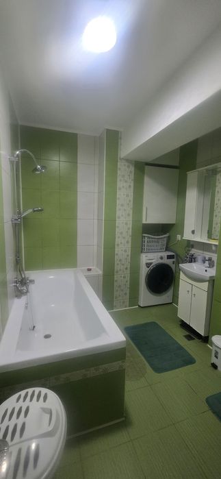 Inchiriez apartament  2 camere decomandat cu boxa si loc de parcare - Mai multe