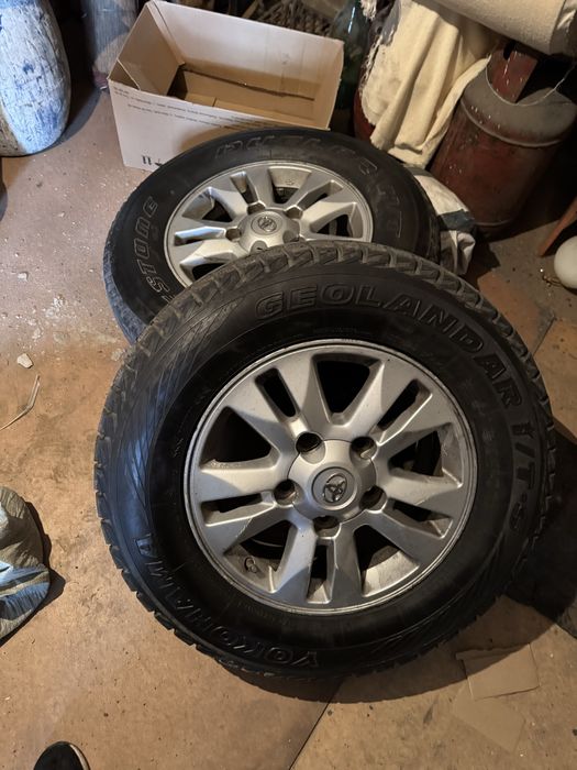 Продам диски с резиной 100, 200 в сборе