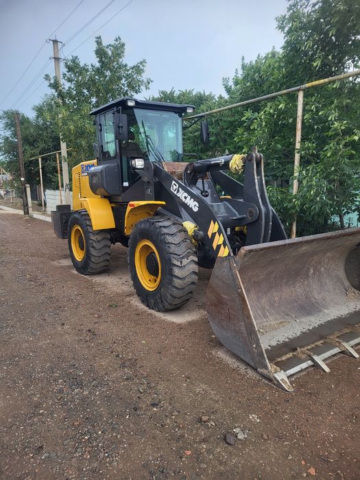 Фронтальный погрузчик