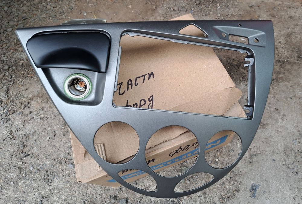 Рамка за радио и бутони - пластмасов панел за климатик за Форд фокус 1