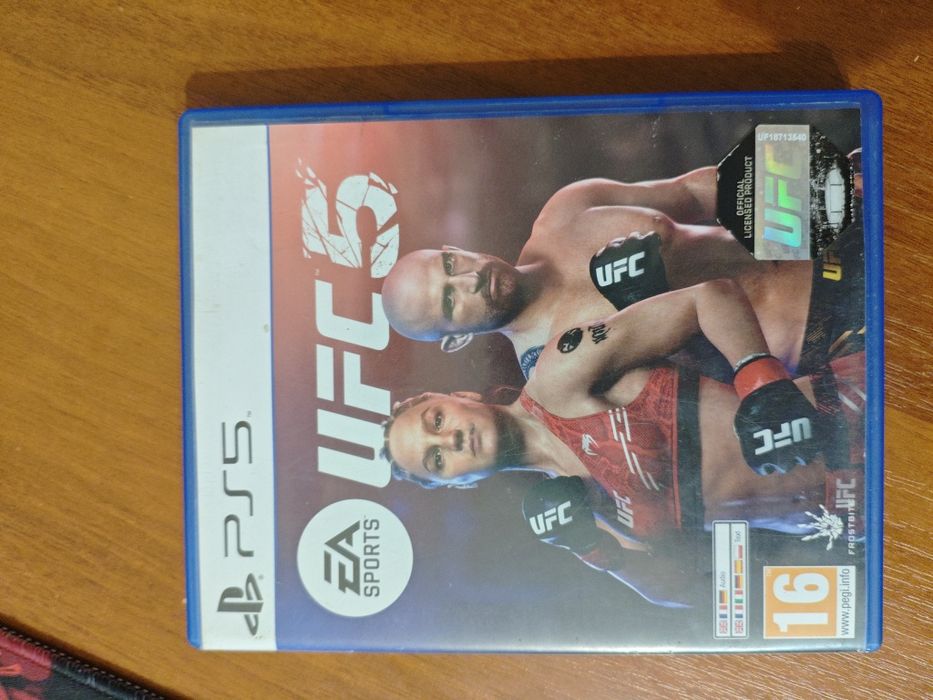 Диск UFC5 на PS5