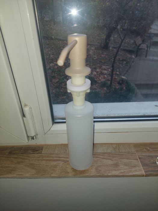 Дозатор за мивка