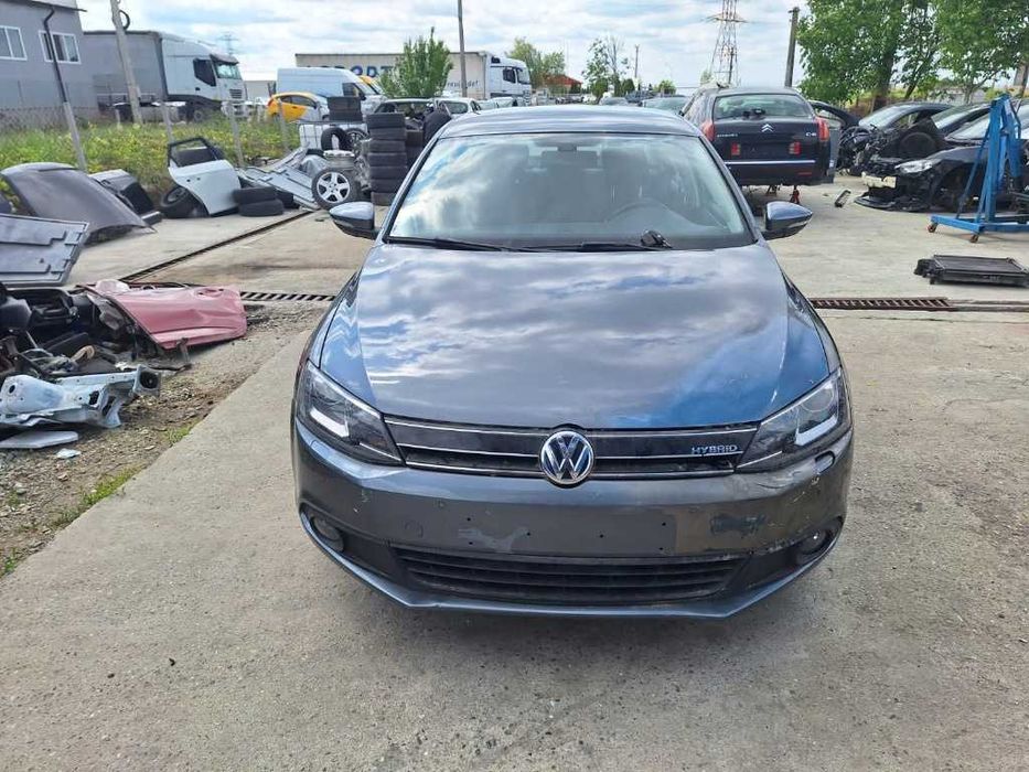 Dezmembrez Vw Jetta MK6 1.4 Tsi Hybrid CRJA 150 Cai culoare LD7X