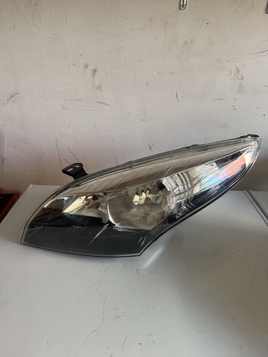 Far stanga halogen Renault Megane 3 facelift cod 260607305R