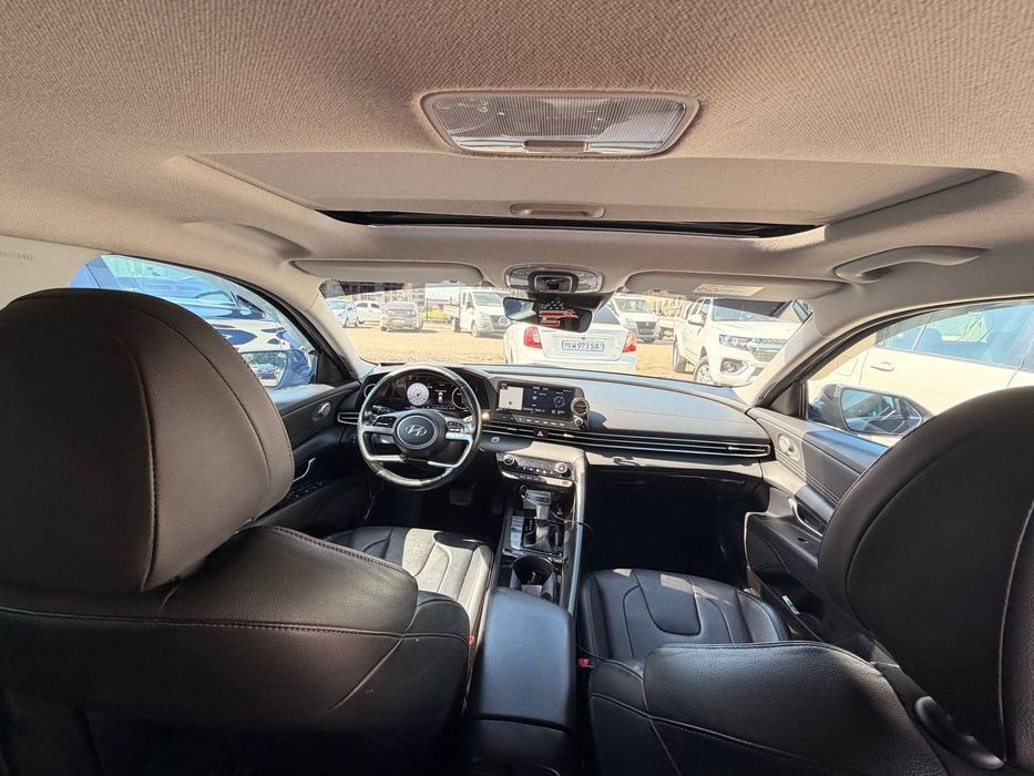 Hyundai Elantra 2022 — 4