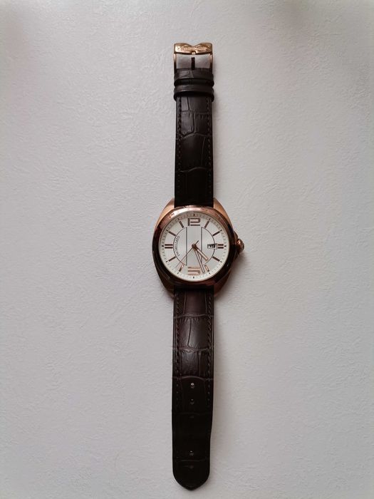 Продавам мъжки часовник марка "MORELLATO"