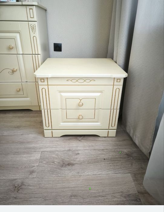 Продается спальный гарнитура