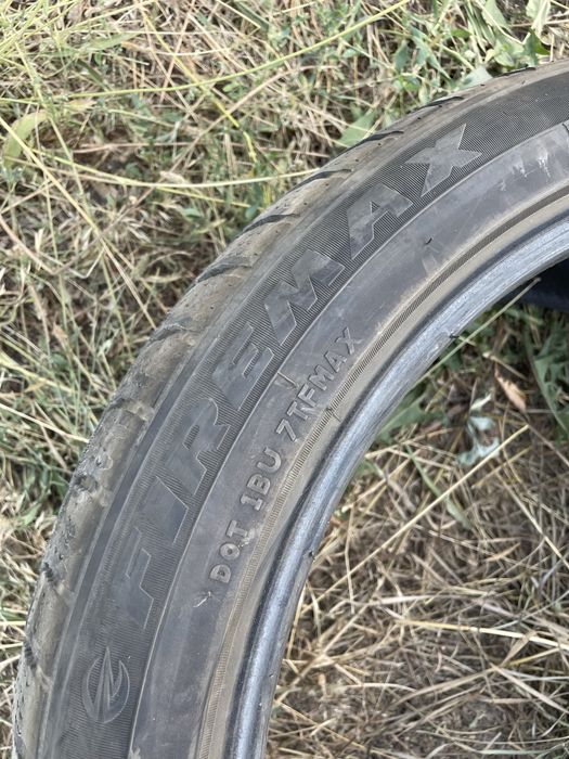 Две шины зимние 245/40/19 245/40R19