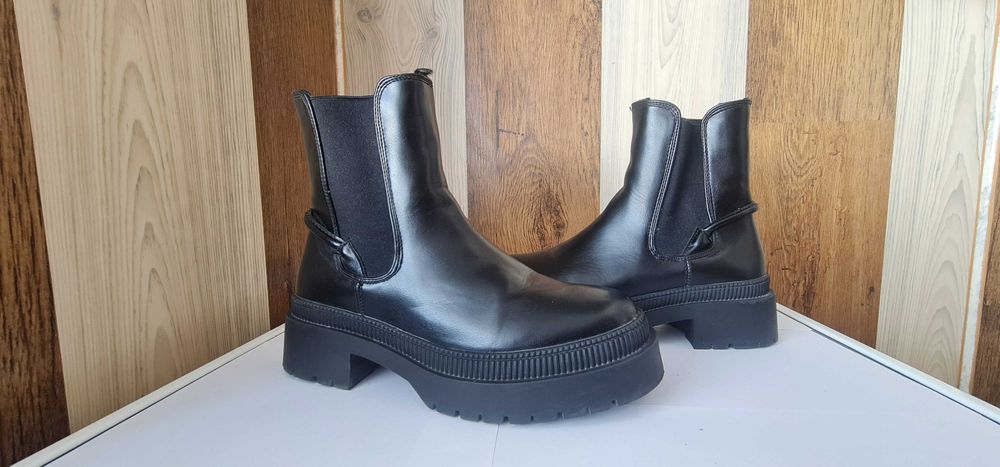 Дамски ежедневни боти ,,Tendenz" черни с топъл хастар 36 номер.