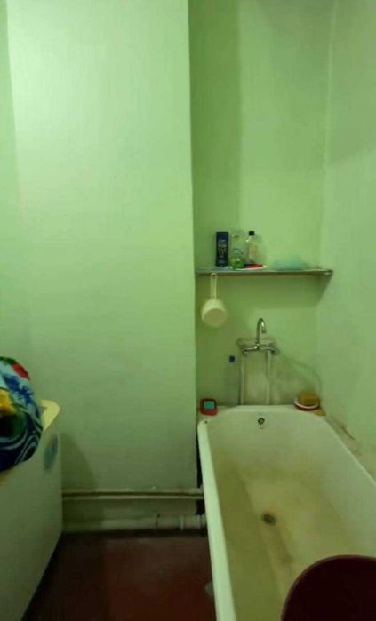 Срочно 2 хонали квартира сотилади  №404